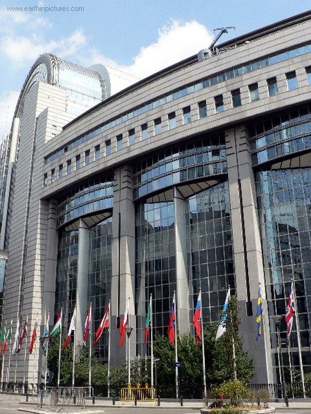 AL RITORNO DA BRUXELLES DELLA DELEGAZIONE