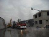IN FIAMME CAPANNONE AGRICOLO. PER I VIGILI DEL FUOCO GRANDE LAVORO