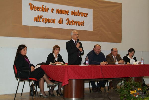 VECCHIE E NUOVE VIOLENZE ALL’EPOCA DI INTERNET