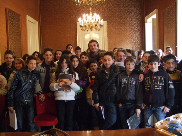 STUDENTI DELLA DON MILANI IN VISITA A PALAZZO IACONO