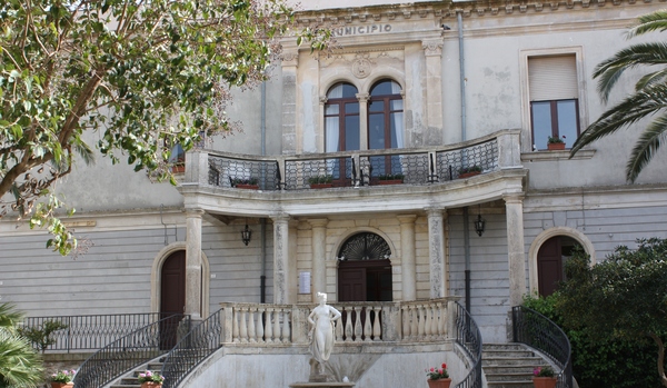 ALLA SOCIETA’ UMBERTO I° FERITO UN ANZIANO CON UNA COLTELLATA