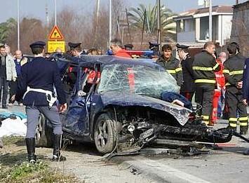 UN MORTO E TRE FERITI IN DUE INCIDENTI