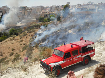IMPEGNATI I VIGILI DEL FUOCO NELLA PERIFERIA DI VITTORIA