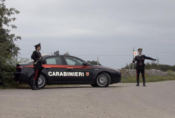I CARABINIERI DENUNCIANO OTTO PERSONE