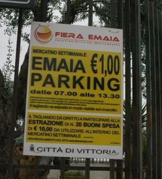L’AMMINISTRAZIONE COMUNALE RITIRA FINALMENTE L’ODIOSO TICKET AL MERCATINO