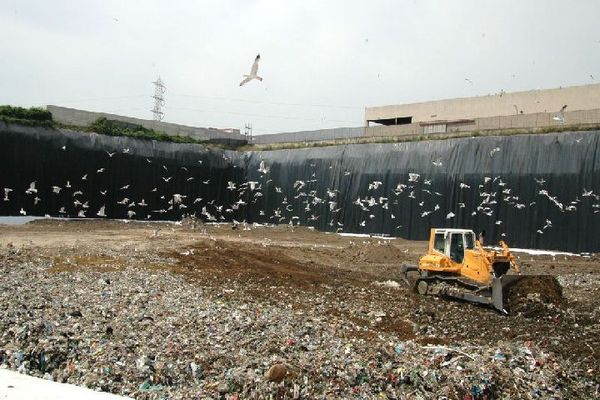 LA VERGOGNA DELLA DISCARICA DI POZZO BOLLENTE