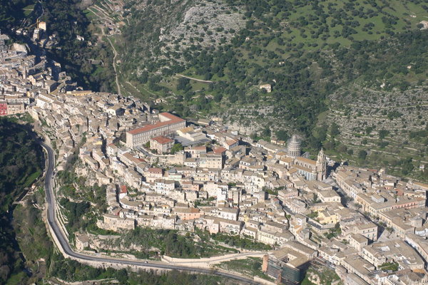 NO ALLA  CIRCONVALLAZIONE DELLA VALLE SAN LEONARDO