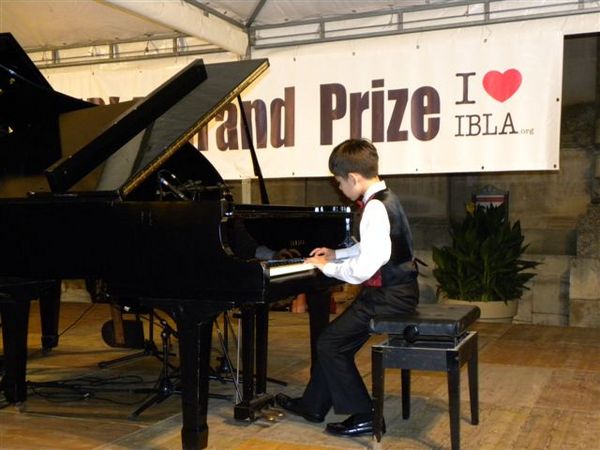 IN APERTURA OMAGGIO AL COMPOSITORE MODICANO PIETRO FLORIDIA