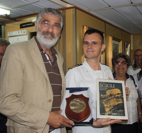TRE ORE DI NAVIGAZIONE AL LARGO DI AUGUSTA PER ESERCITAZIONE
