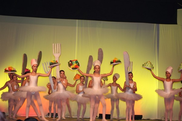 DANZA DI COLORI E WALT DISNEY DA PADRONE