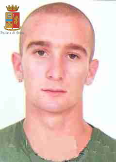 TENTA RAPINA ARRESTATO A COMISO FILIPPO BELLA DI 25 ANNI