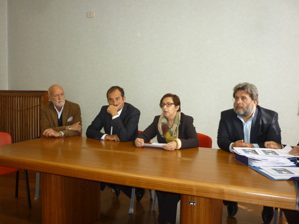 CENTRO POLIFUNZIONALE DI INFORMAZIONE E SERVIZI PER CITTADINI IMMIGRATI