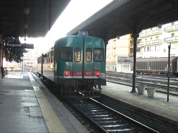 POLEMICA SUL TEMA DELLA SICUREZZA A BORDO DEI TRENI SICILIANI