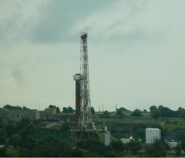 SÌ ALLE TRIVELLAZIONI PETROLIFERE SU TERRAFERMA