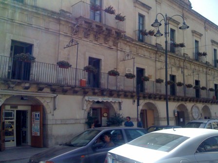 SU VARIE DIREZIONI L’ATTIVITA’ DEI CASCHI BIANCHI