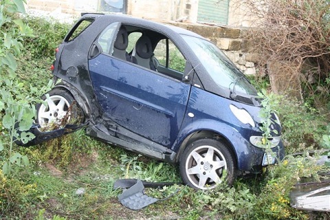 DUE FERITI NELLO SCONTRO DI AUTO