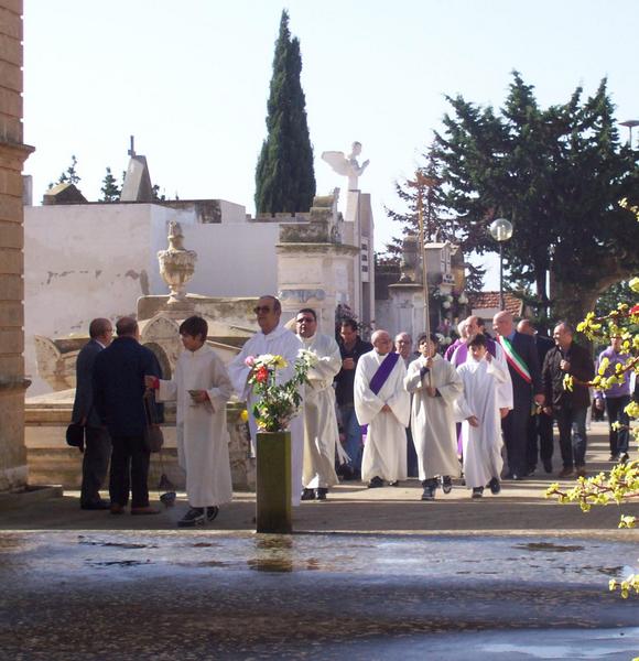 LA COMMEMORAZIONE DEI DEFUNTI: “UN GIORNO PER RICORDARLI TUTTI INDISTINTAMENTE