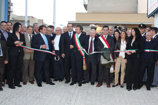 ALLA CERIMONIA INAUGURALE IL SINDACO DI GELA E LA PROVINCIA NISSENA