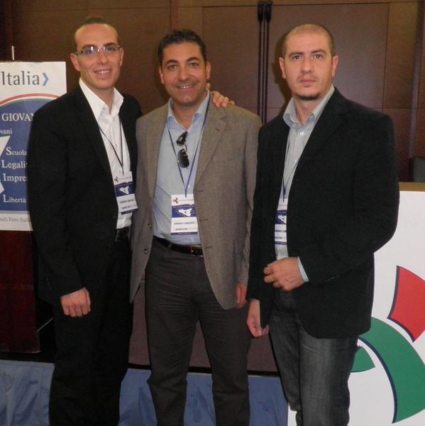RICOMINCIARE A FARE POLITICA E A VIVERLA