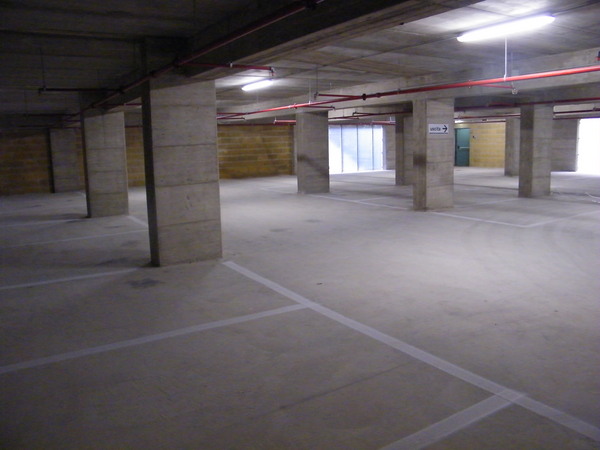 PARCHEGGIO MULTIPIANO DI CARMINE PUTIE