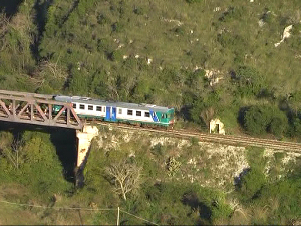 ANCORA TAGLI SULLA LINEA FERROVIARIA SIRACUSA-RAGUSA-GELA