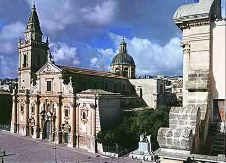 ITALIA DEI VALORI, RAGUSA. DEGRADO DEL CENTRO STORICO