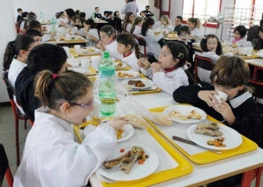 REFEZIONE SCOLASTICA, SCUOLA ALLO SFASCIO GRAZIE SINDACO E ASSESSORE!