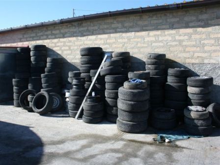 SEQUESTRATI TRE IMMOBILI ABUSIVI A VITTORIA CON LAVAGGIO E AUTODEMOLIZIONE