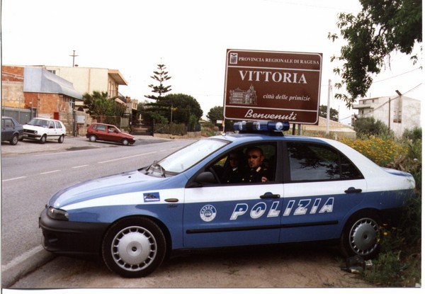 MOLESTIE ALL’EX MOGLIE E PORTO ABUSIVO DI ARMA