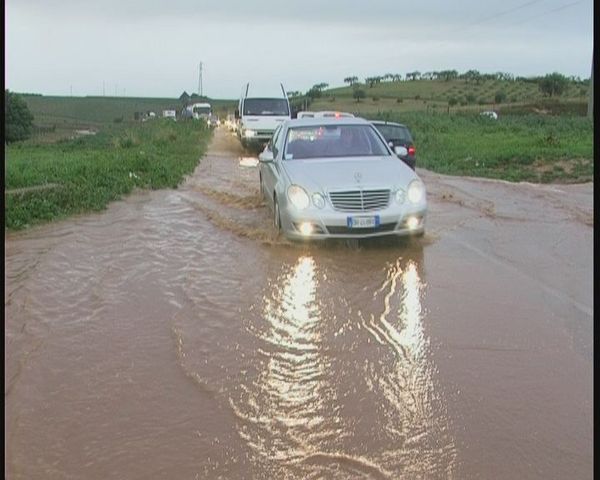 NUBIFRAGIO A RAGUSA IERI A MEZZOGIORNO