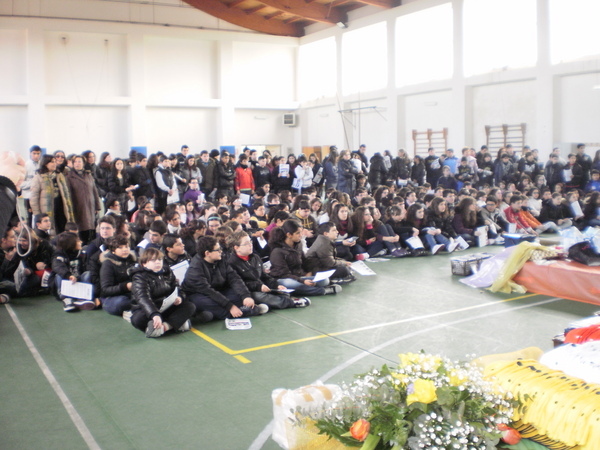SINDACO ED  ASSESSORI COINVOLGONO I RAGAZZI NELLA RACCOLTA VIRTUOSA