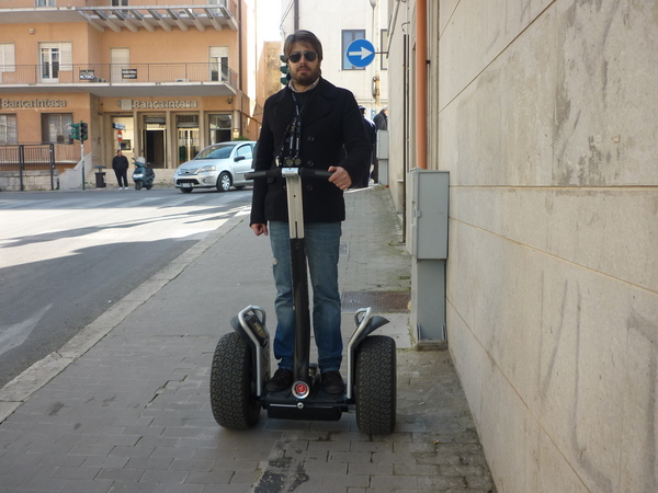 IN PIAZZA LIBERTA’ IL SEGWAY HA FATTO IMPAZZIRE GIOVANI ED ANZIANI