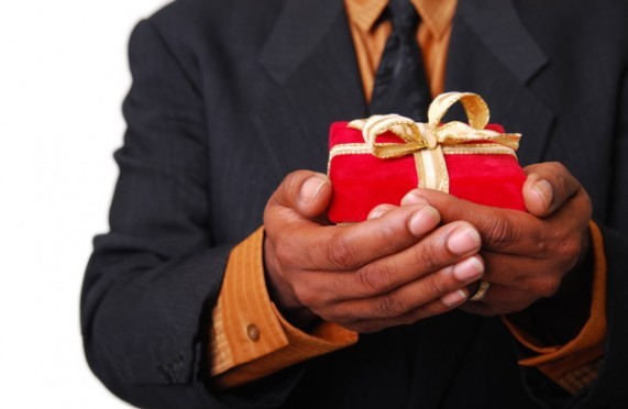 MILLE MOTIVI PER NON FESTEGGIARLA