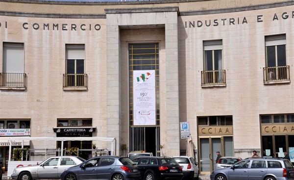 RICORDA L’ADESIONE DI QUESTA TERRA DOVE FU ISSATA LA BANDIERA TRICOLORE