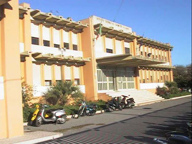 MODICA, IL DIRIGENTE SCOLASTICO DEL “VERGA” RISPONDE AL PROF. DI ROSA