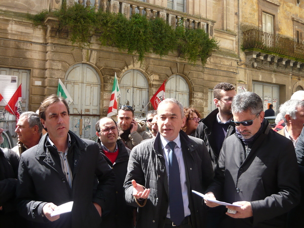 IL DIBATTITO ELETTORALE A RAGUSA PASSA PER IL TEATRO DELLA CONCORDIA