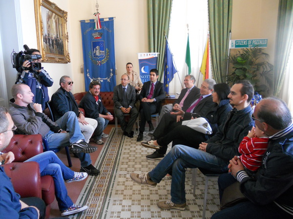 SINDACO ED ASSESSORI HANNO ASCOLTATO I MOMENTI DELLA CATTURA DEL RIMOCHIATORE