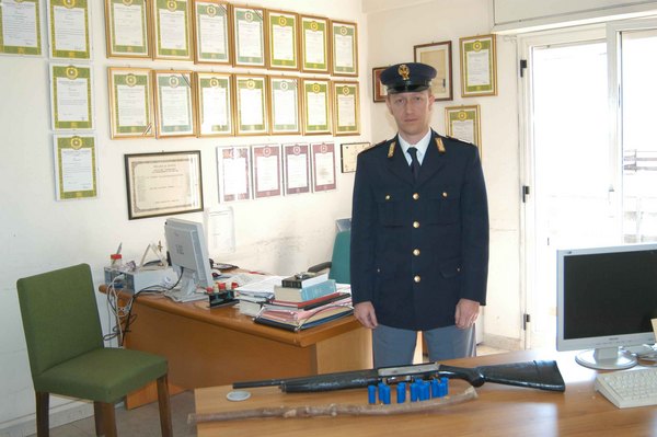 TUNISINI CERCANO DI SFUGGIRE ALL’ALT DELLE VOLANTI
