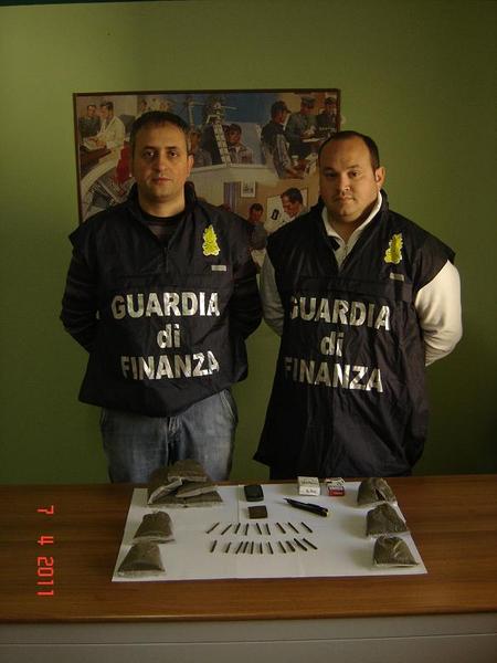 LA GUARDIA DI FINANZA DI VITTORIA HA SEQUESTRATO  DROGA