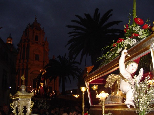 SOLENNE PROCESSIONE DEL VENERDI’ SANTO A  IBLA
