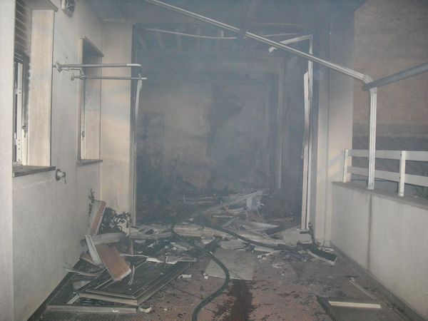 EDIFICIO DISABITATO A FUOCO IN VIA MIRAMARE