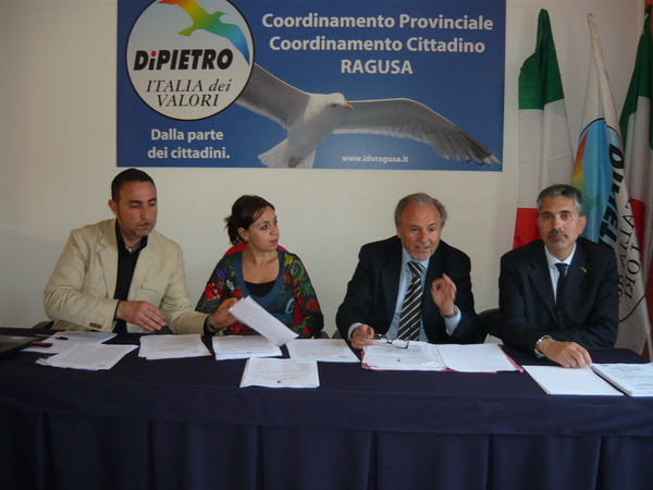 “IMPEGNO CONCRETO DI IDV PER LA CONCESSIONE DI CONTRIBUTI NEL CENTRO STORICO”