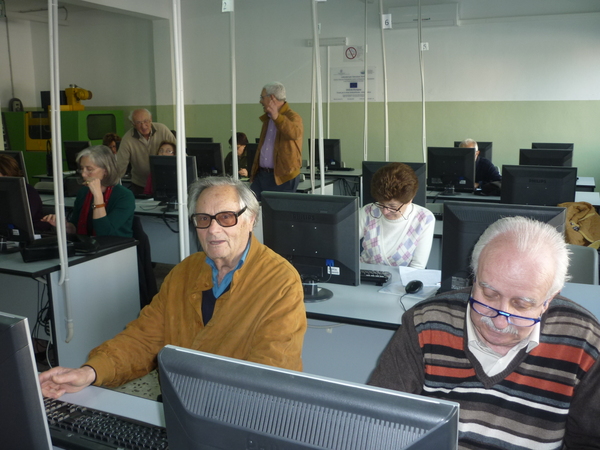 GLI ADULTI DELL’UNITRE SI SCOMMETTONO IN COSE AVVENIRISTICHE