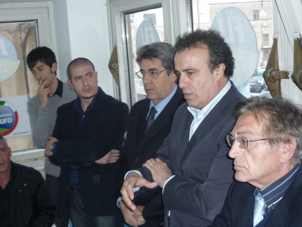 INAUGURATA LA NUOVA  SEDE DI FLI A RAGUSA