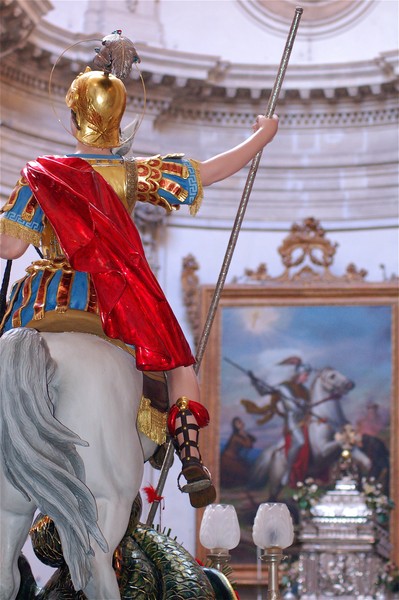 IL SIMULACRO DI SAN GIORGIO SARÀ OSPITATO IN CATTEDRALE