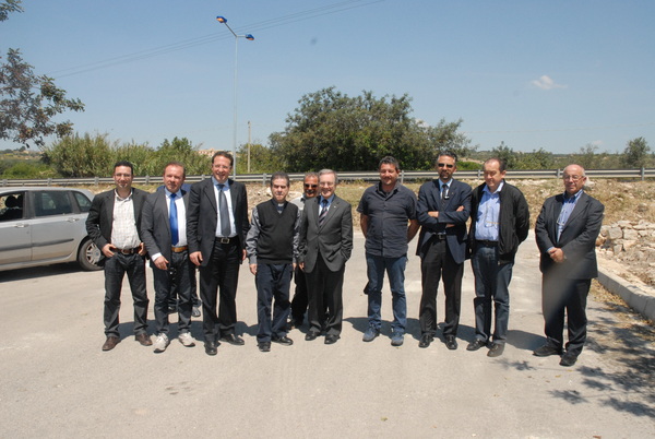 ACCESO IMPIANTO D’ILLUMINAZIONE SULLA S.P. POZZALLO-ISPICA