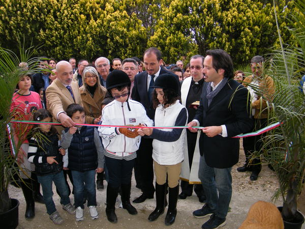 INAUGURATO IL MANEGGIO COMUNALE