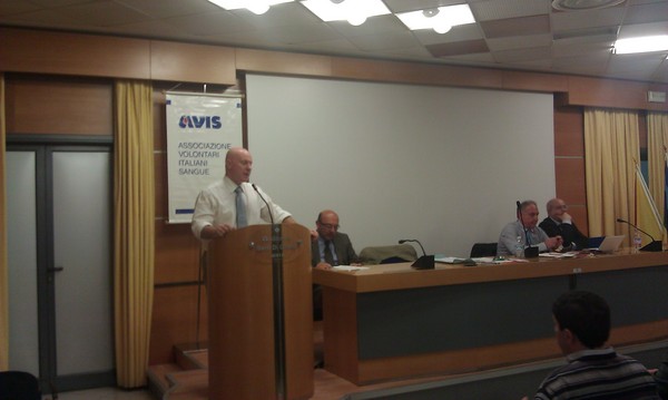 IL RINNOVO DEL CONTRATTO DEI BANCARI RINNOVA ANCHE UN MODELLO DI BANCA?