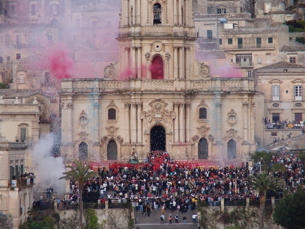 FEDE E FOLKLORE NELLA FESTA DEL COMPATRONO DI MODICA