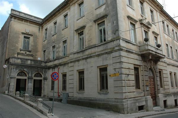 SPINTONATO DA COETANI UN RAGAZZINO  FINISCE IN OSPEDALE